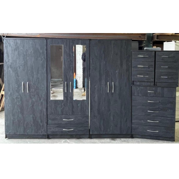 Modern Wardrobe – Flexible Storage with Mirror Choice